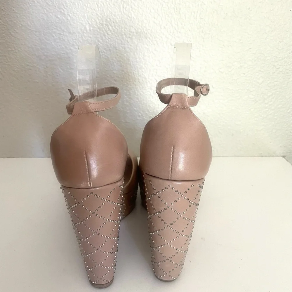 DELMAN taupe open toe studded leather platform wedge sandal size 10
